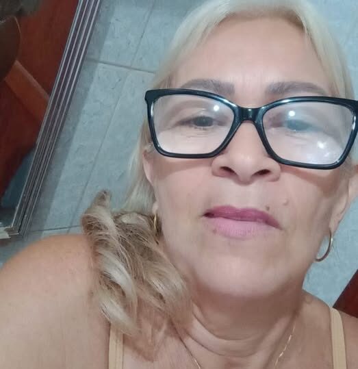 Olha quem está fazendo aniversário hoje…. Parabéns, Célia Tinelle