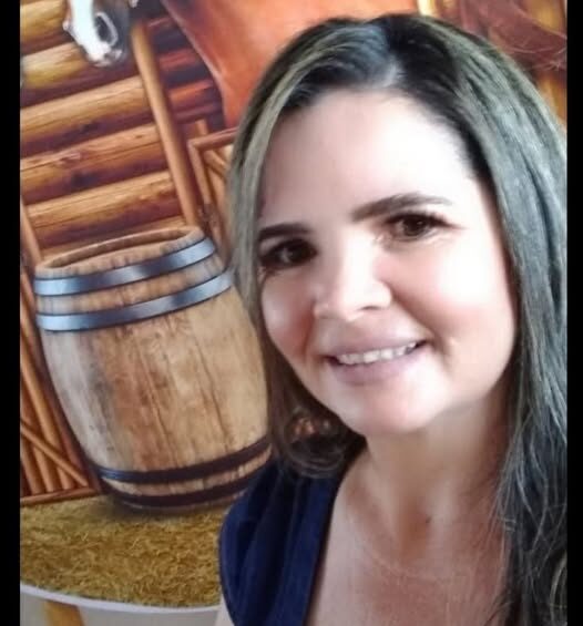 Olha quem está fazendo aniversário hoje…. Parabéns, Elaine Machado