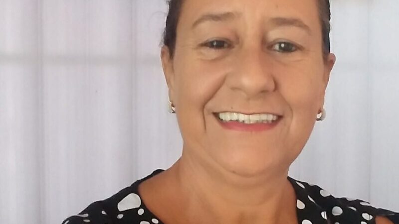 Geente, olha quem está fazendo aniversário hoje: Doroti Freitas