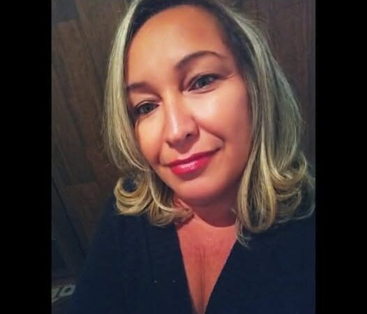 Geente, olha quem está fazendo aniversário hoje: Eliene Lucas