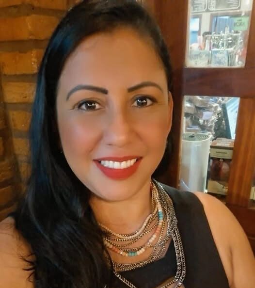 Geente, olha quem está fazendo aniversário hoje: Alcivânia Guimarães