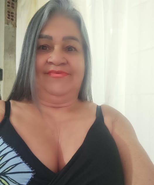 Geente, olha quem está fazendo aniversário hoje: Evania Nunes