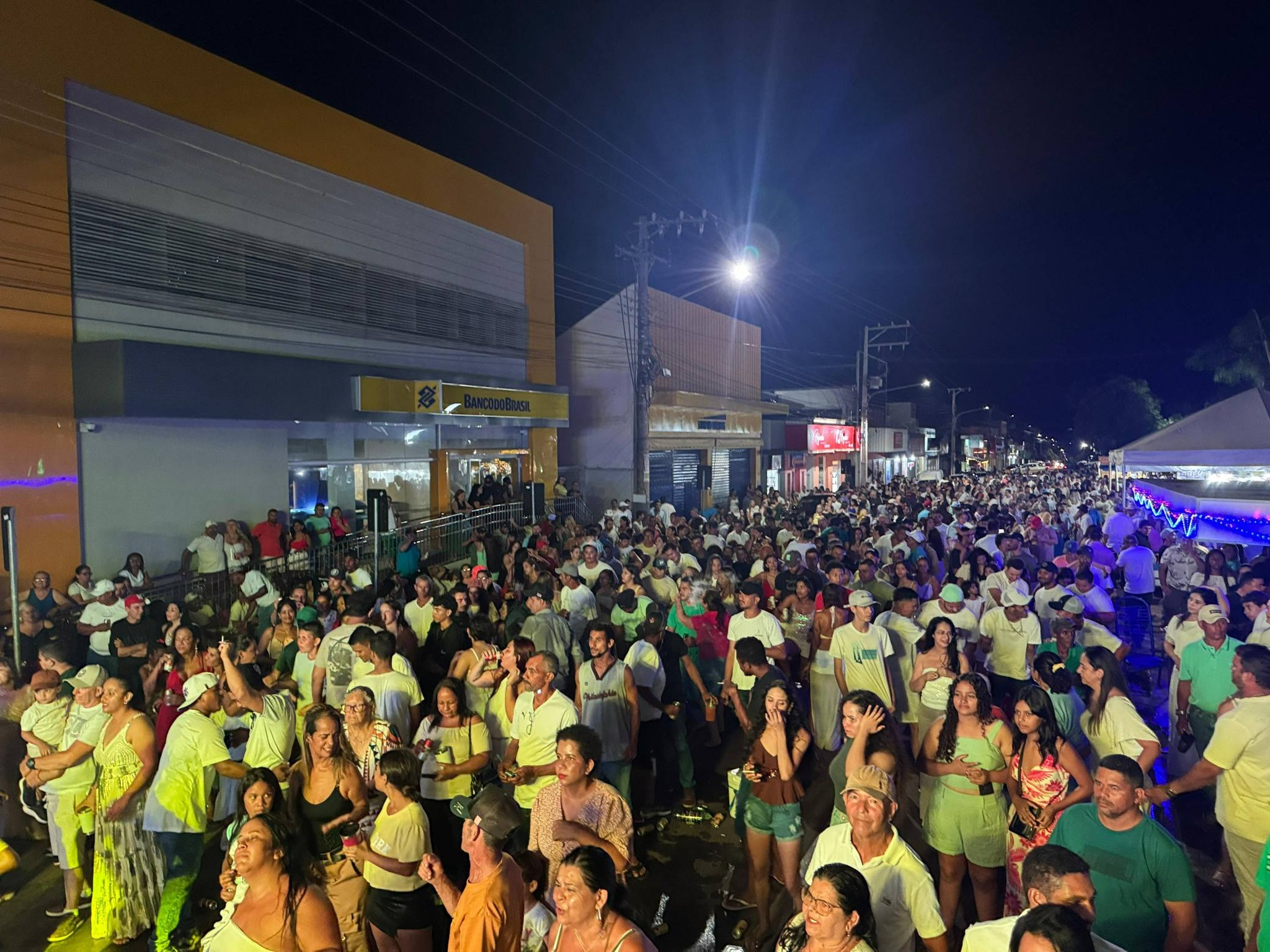 Show da Virada reúne grande público e marca a chegada do Ano Novo em Cassilândia