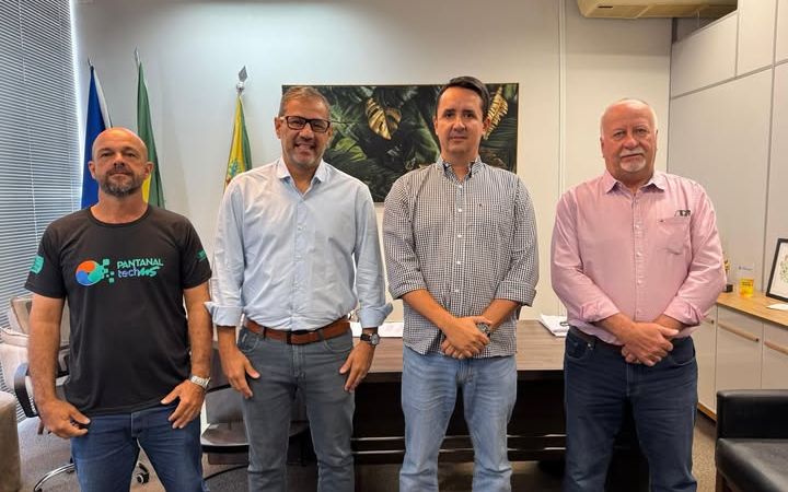 Prefeito Rodrigo Freitas recebe reitor da UEMS e discute fortalecimento do ensino superior em Cassilândia