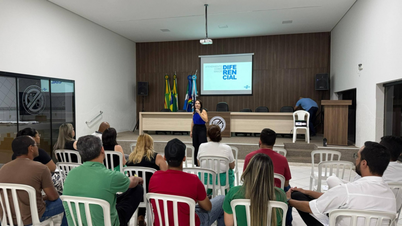 Cassilândia promove palestra sobre atendimento ao cliente e fortalece o comércio local
