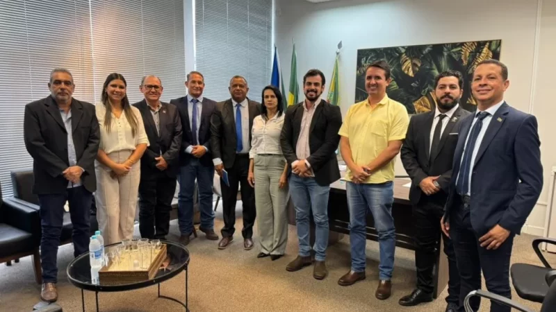 Prefeito Rodrigo Freitas se reúne com vereadores para alinhar planejamento de 2026