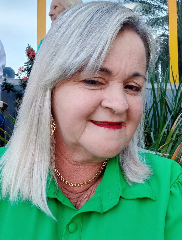 Gente, olha quem está fazendo aniversário hoje: Rosa Dias!