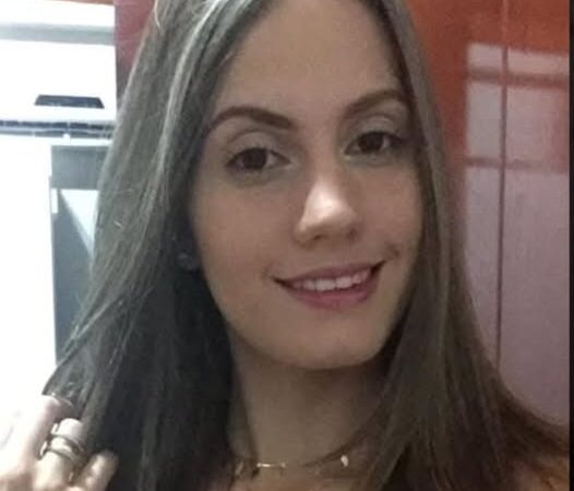 Geente, olha quem está fazendo aniversário hoje: Monize Queiroz