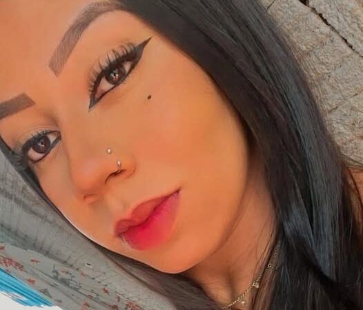 Olha quem está fazendo aniversário hoje…. Parabéns,Taynara da Silva