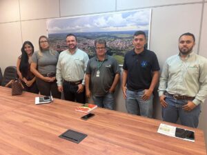 Secretaria Municipal do Agronegócio e Fundecitrus alinham ações para fortalecer a citricultura