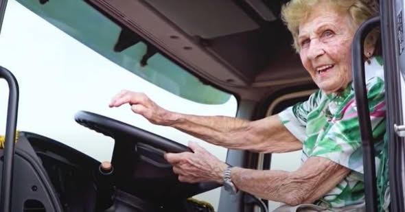 Luto no trecho: Morre Dona Nahyra, símbolo das mulheres no transporte rodoviário do Sul