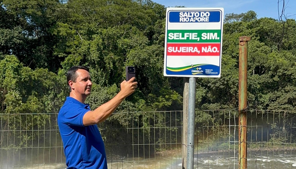 Prefeitura de Cassilândia instala novas placas de sinalização no Salto do Rio Aporé para reforçar segurança dos visitantes