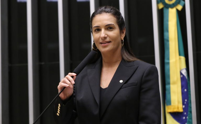 Câmara aprova projeto que institui o Dia Nacional da Mulher Rural