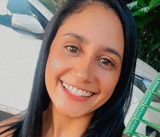 Genteee, Olha quem está fazendo aniversário hoje…. Parabéns, Joice Cristina Martins