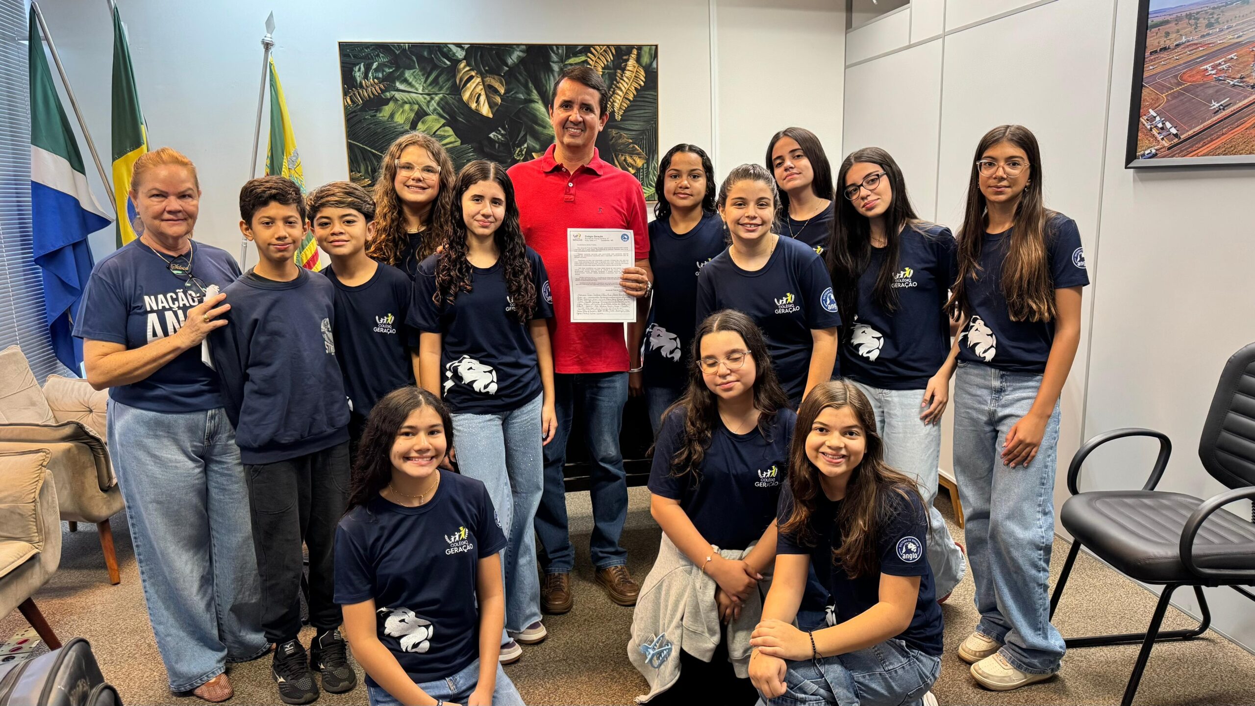 Alunos do Colégio Geração apresentam sugestões para o desenvolvimento de Cassilândia ao prefeito Rodrigo Freitas