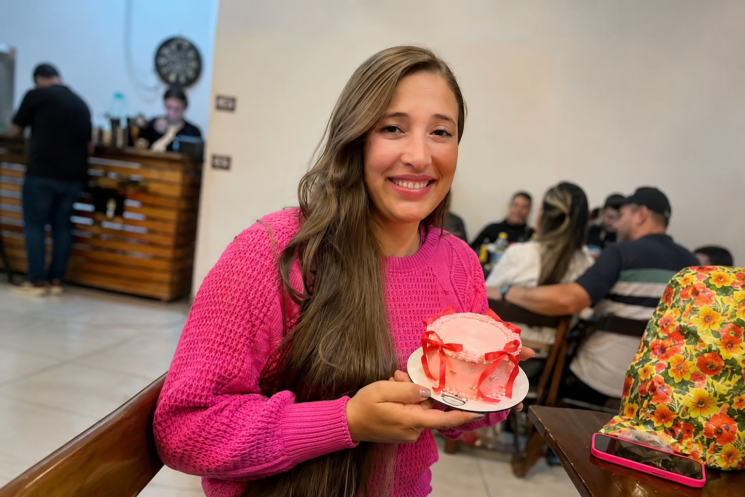 Genteee, olha quem está fazendo aniversário hoje: Larissa Soares