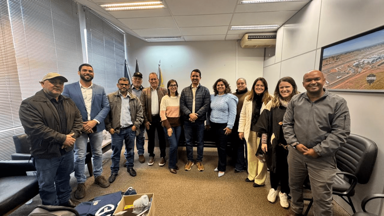 Prefeito Rodrigo e secretariado participam de reunião de acompanhamento do programa Cidade Empreendedora do Sebrae