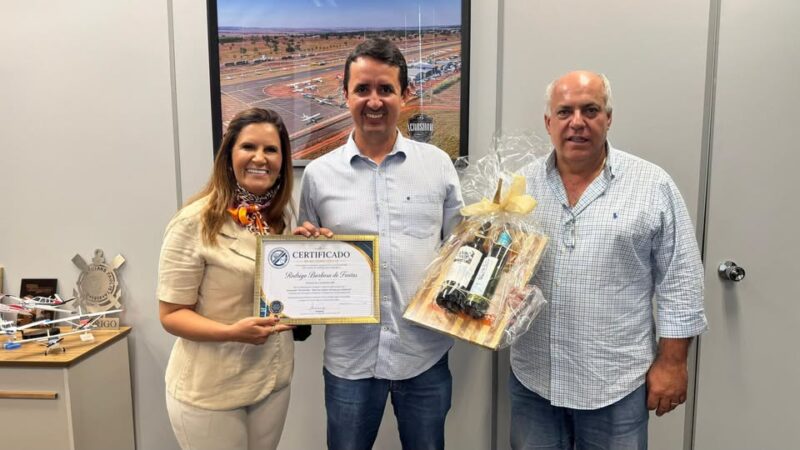 Associação Comercial reconhece prefeito Rodrigo Freitas por apoio à campanha do Dia dos Pais