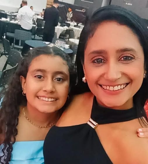 Olha quem está fazendo aniversário hoje…. Parabéns, Vitória Martins Amaral